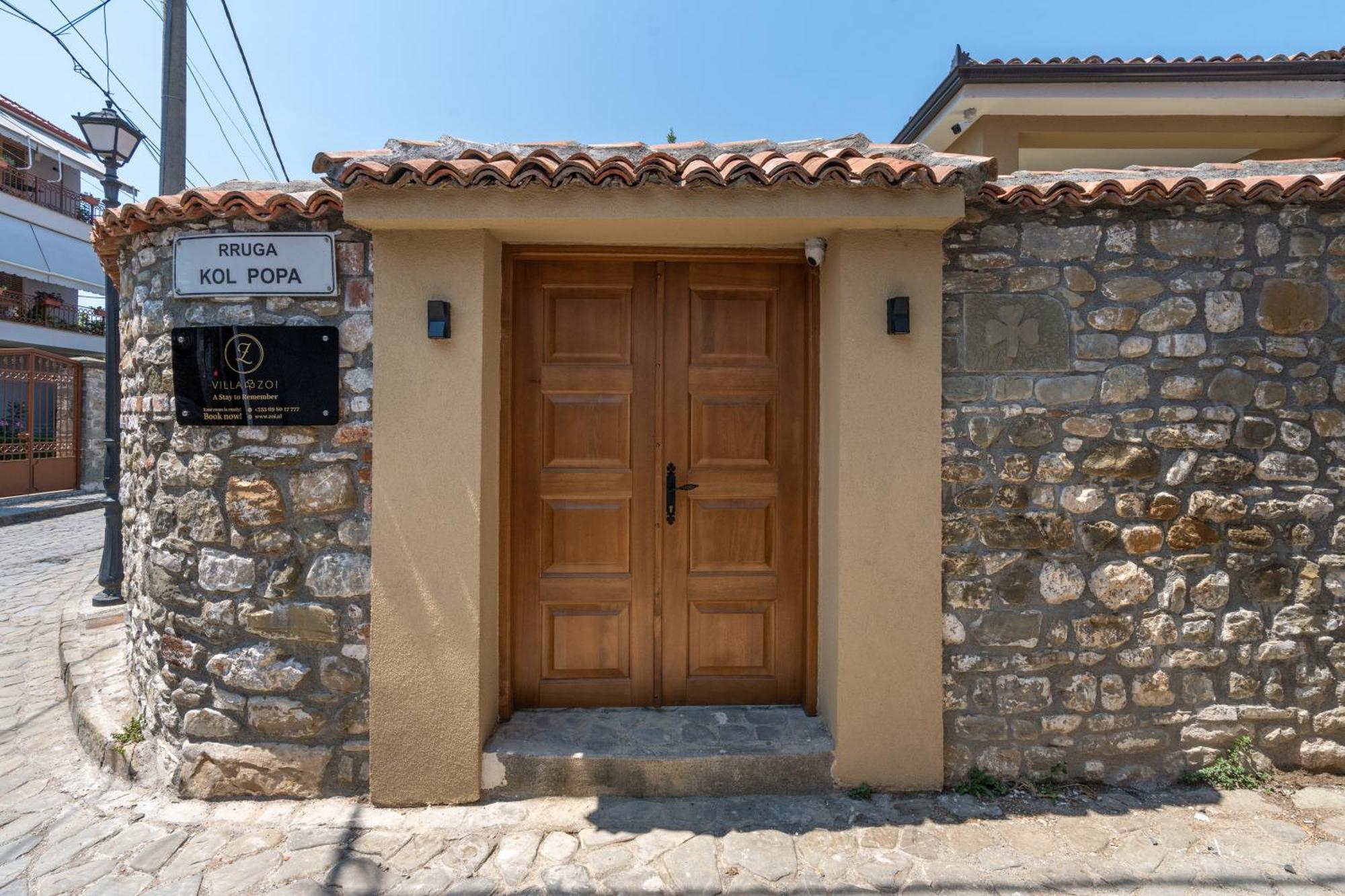 Villa Zoi A Stay To Remember I Located Inside The Castle Of Elbasan, On A Historic Roman Road Via Egnatia I Homemade Breakfast 外观 照片
