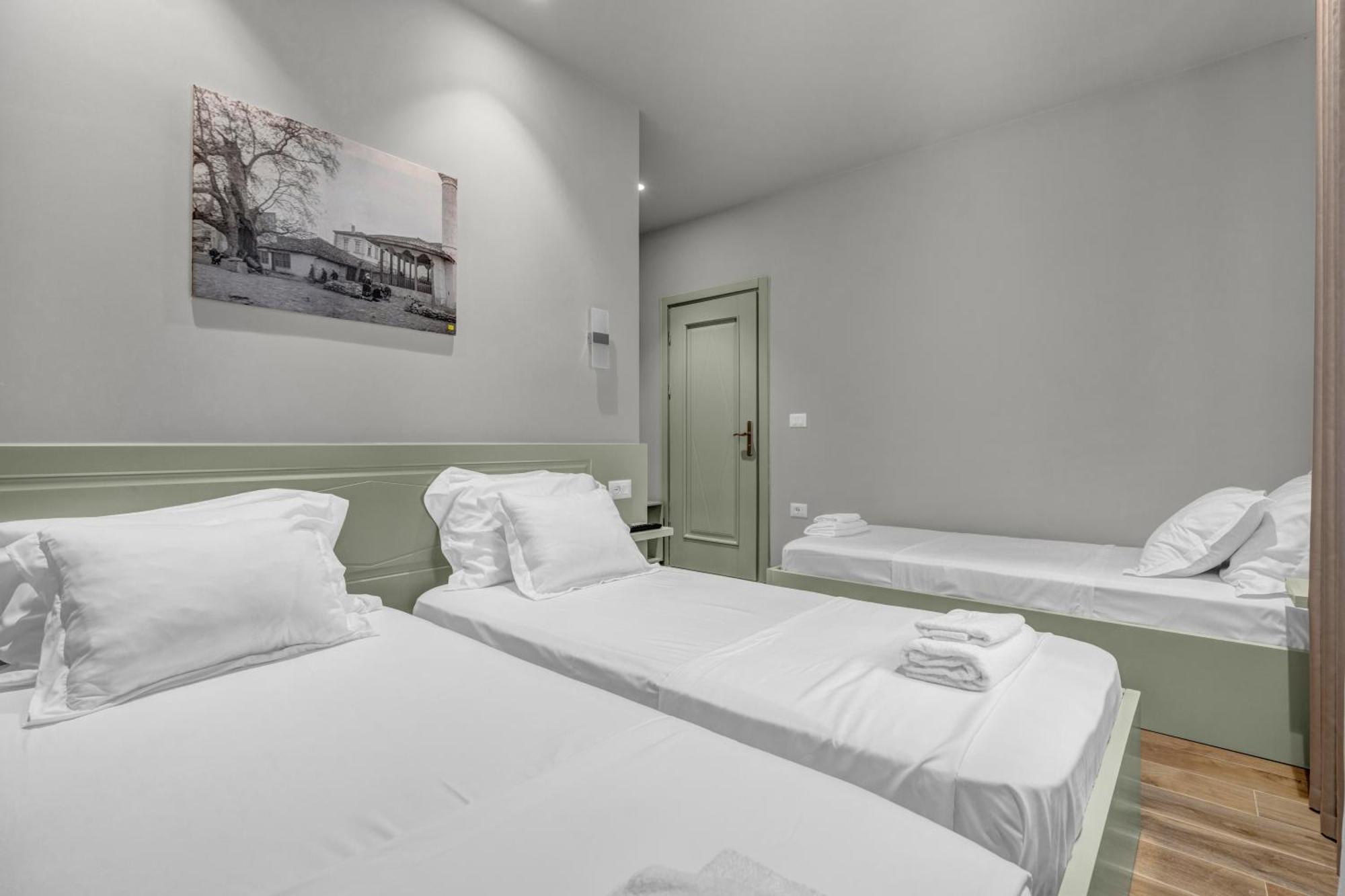Villa Zoi A Stay To Remember I Located Inside The Castle Of Elbasan, On A Historic Roman Road Via Egnatia I Homemade Breakfast 外观 照片